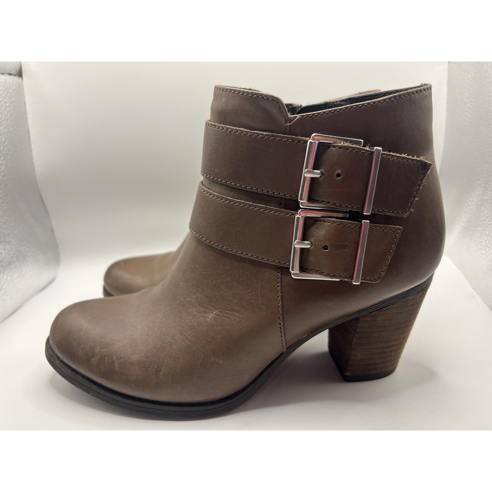 Clarks Palma Reno Brown Ankle Boots 7M‎ Buckle Strap Booties Chic Boho Cowgirl